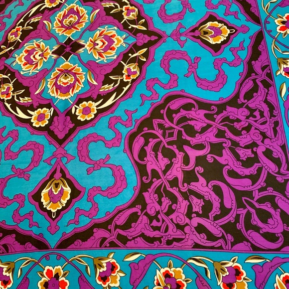 Vintage Ellen Tracy 35” sq jewel tone silk scarf - Picture 5 of 8